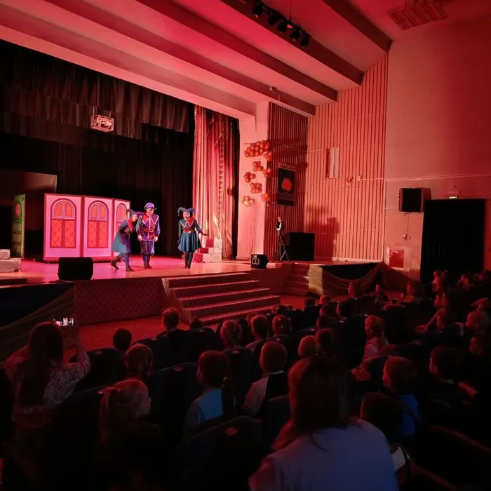 Приключения&nbsp;Буратино&nbsp;на&nbsp;сцене&nbsp;ДК&nbsp;им.&nbsp;Горького