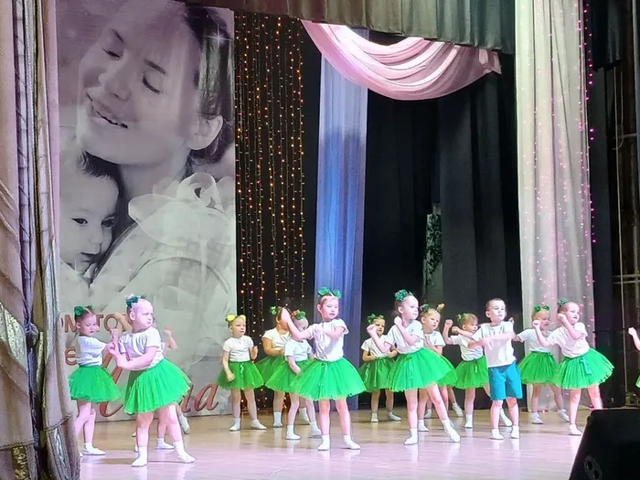 photo_5280671864374104182_y