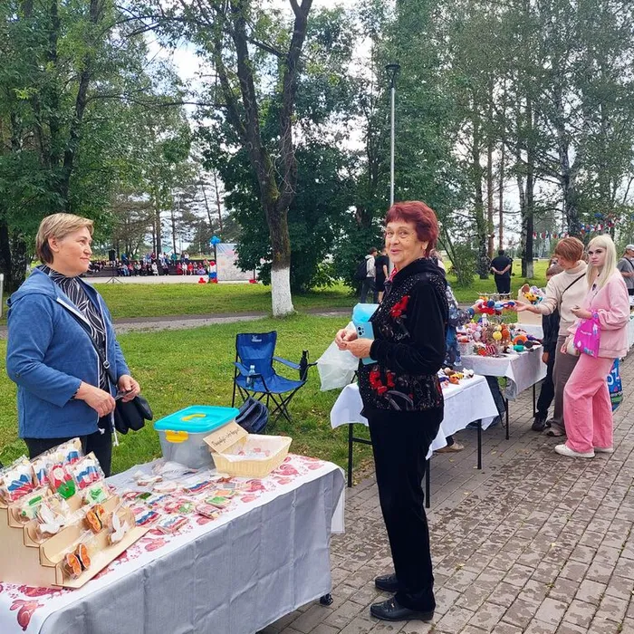 Аллея мастеров на празднике «Три цвета Родины»
