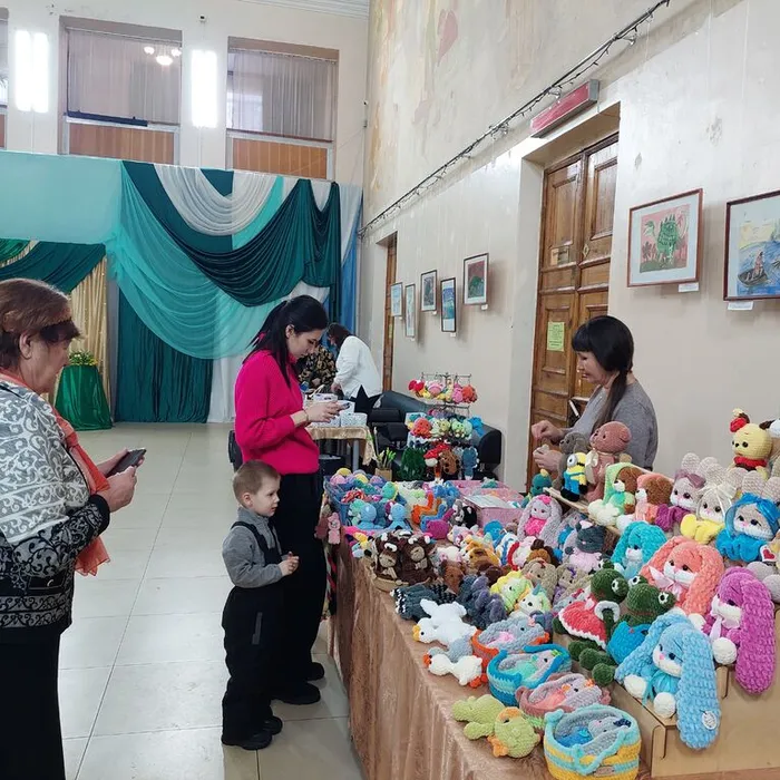 «День весны» украсила выставка-продажа мысковских мастеров