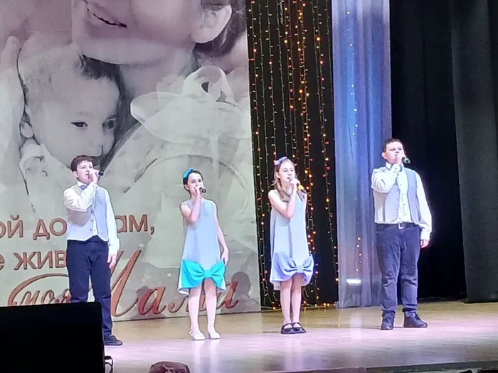 photo_5280671864374104231_y